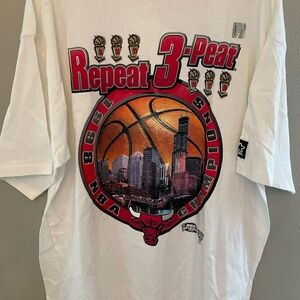 NWT 90’s Chicago Bulls Repeat 3-Peat Starter Graphic T-Shirt